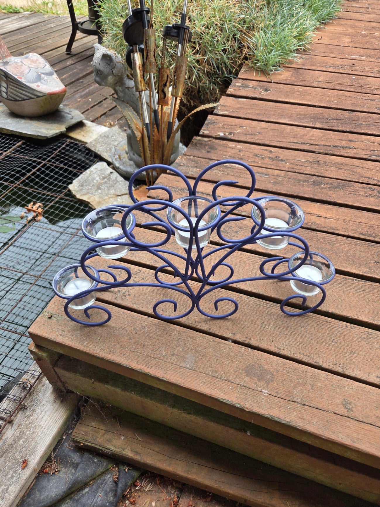 Metal votive candle holder