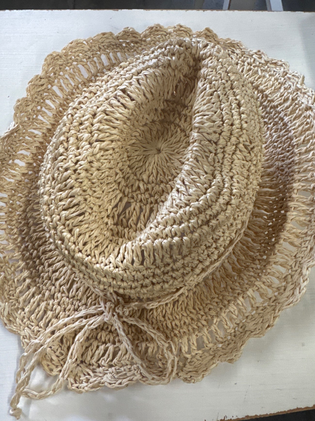 Natural Woven Hat Scalloped Edge
