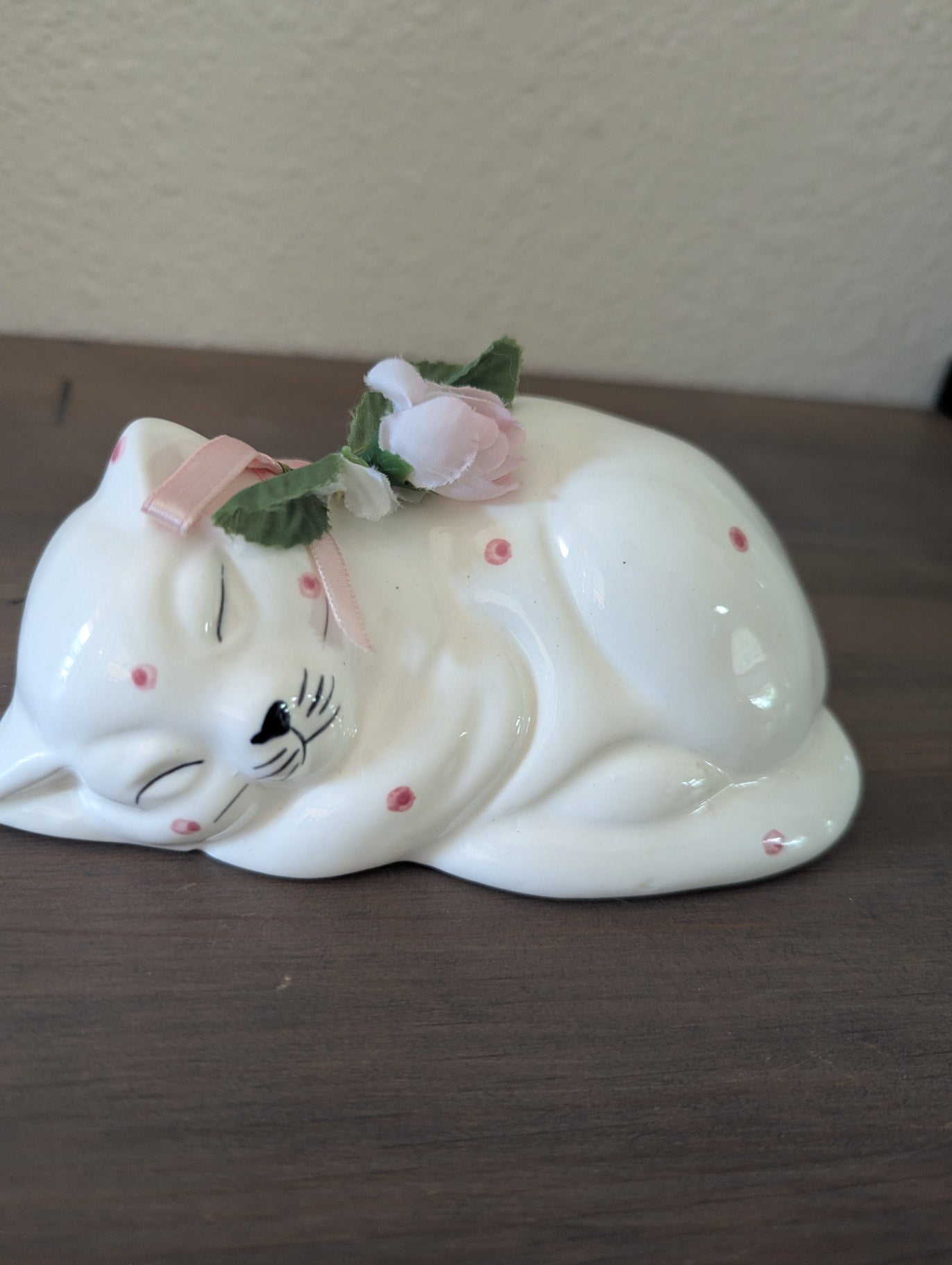 Vtg. Enesco Sleeping Cat Figurine
