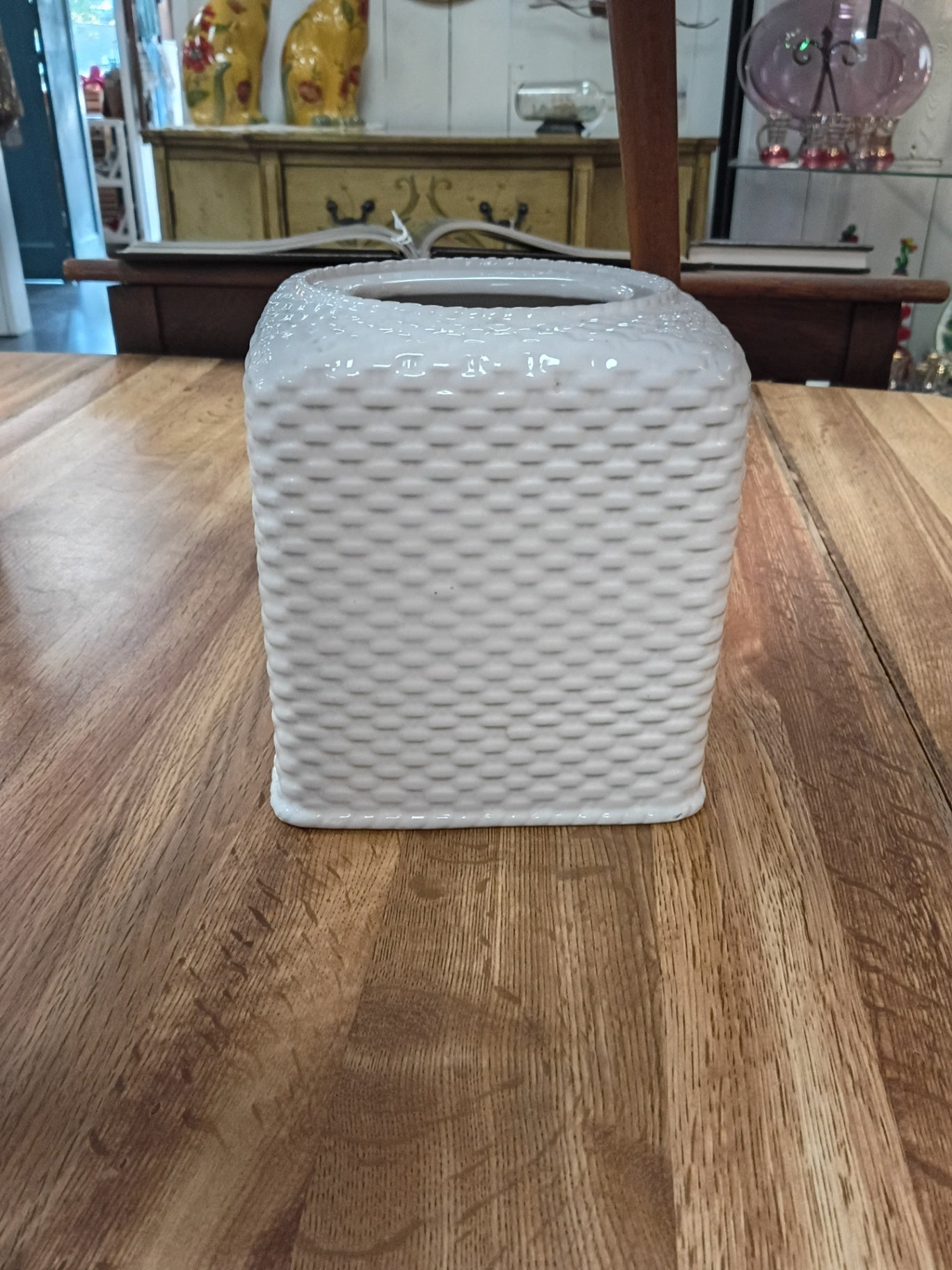 Liz Claiborne "Liz at Home" White Ceramic Tissue Box Cover | Tisket A Tasket Basketweave Pattern