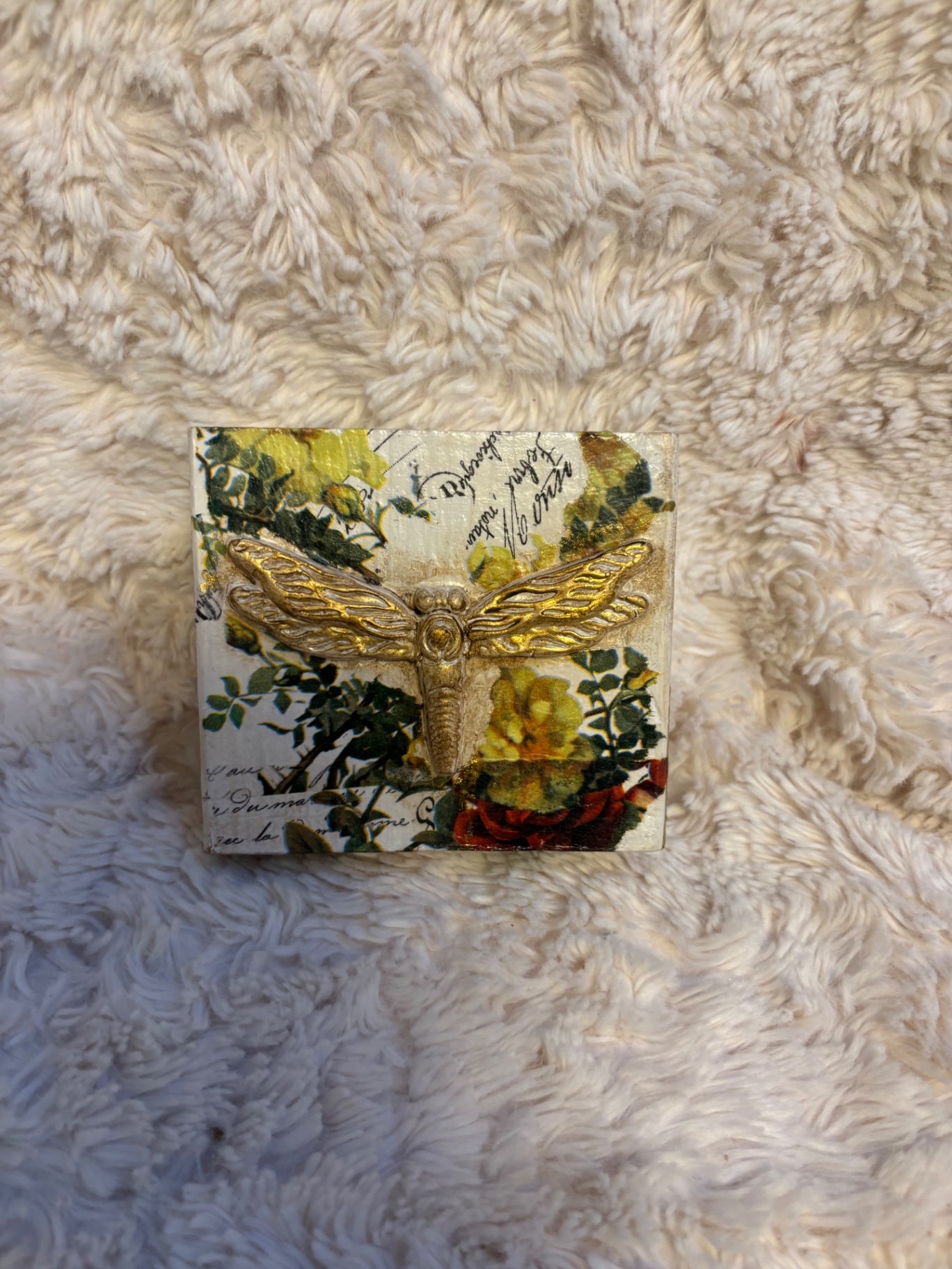 Butterfly shelf sitter