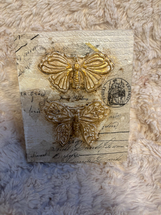butterfly shelf sitter