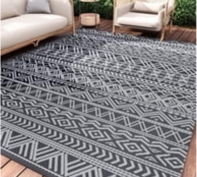 Outdoor rug