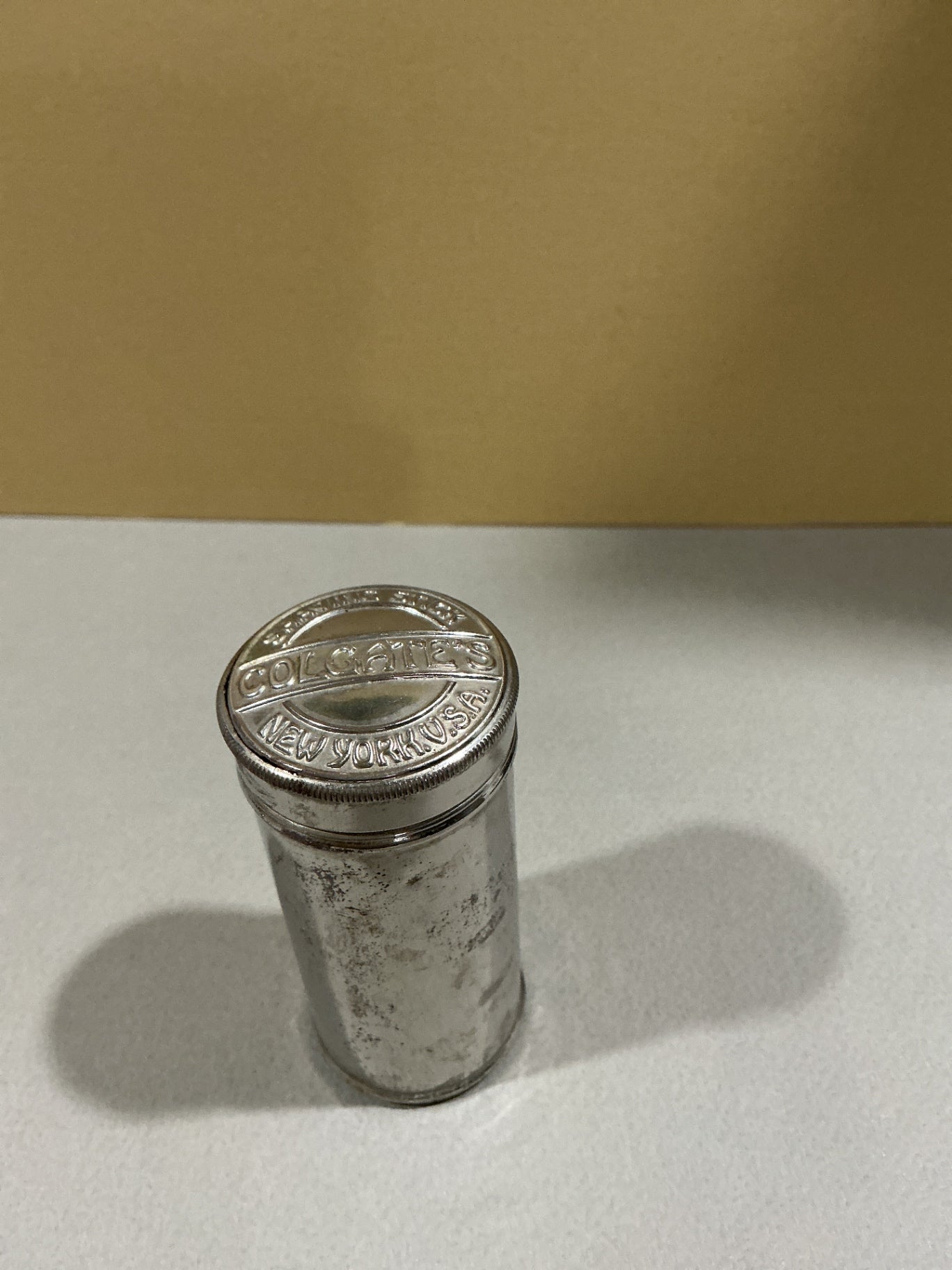 Colgate tin