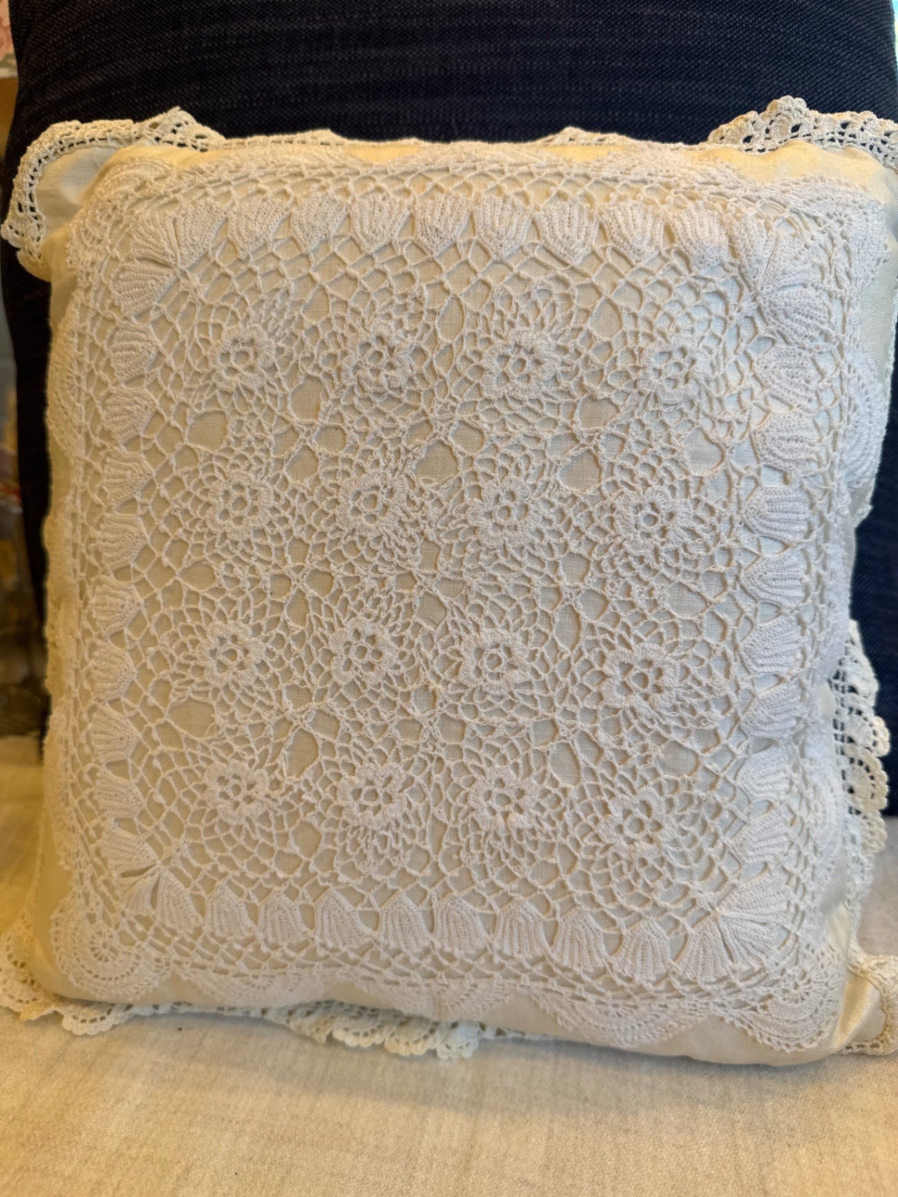 Small lace pillow 