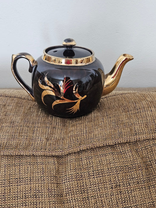 Vintage black and gold indiv teapot England 