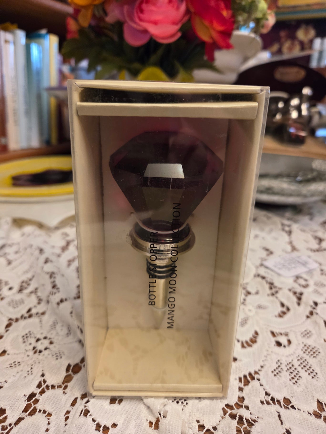 Mango moon wine stopper
