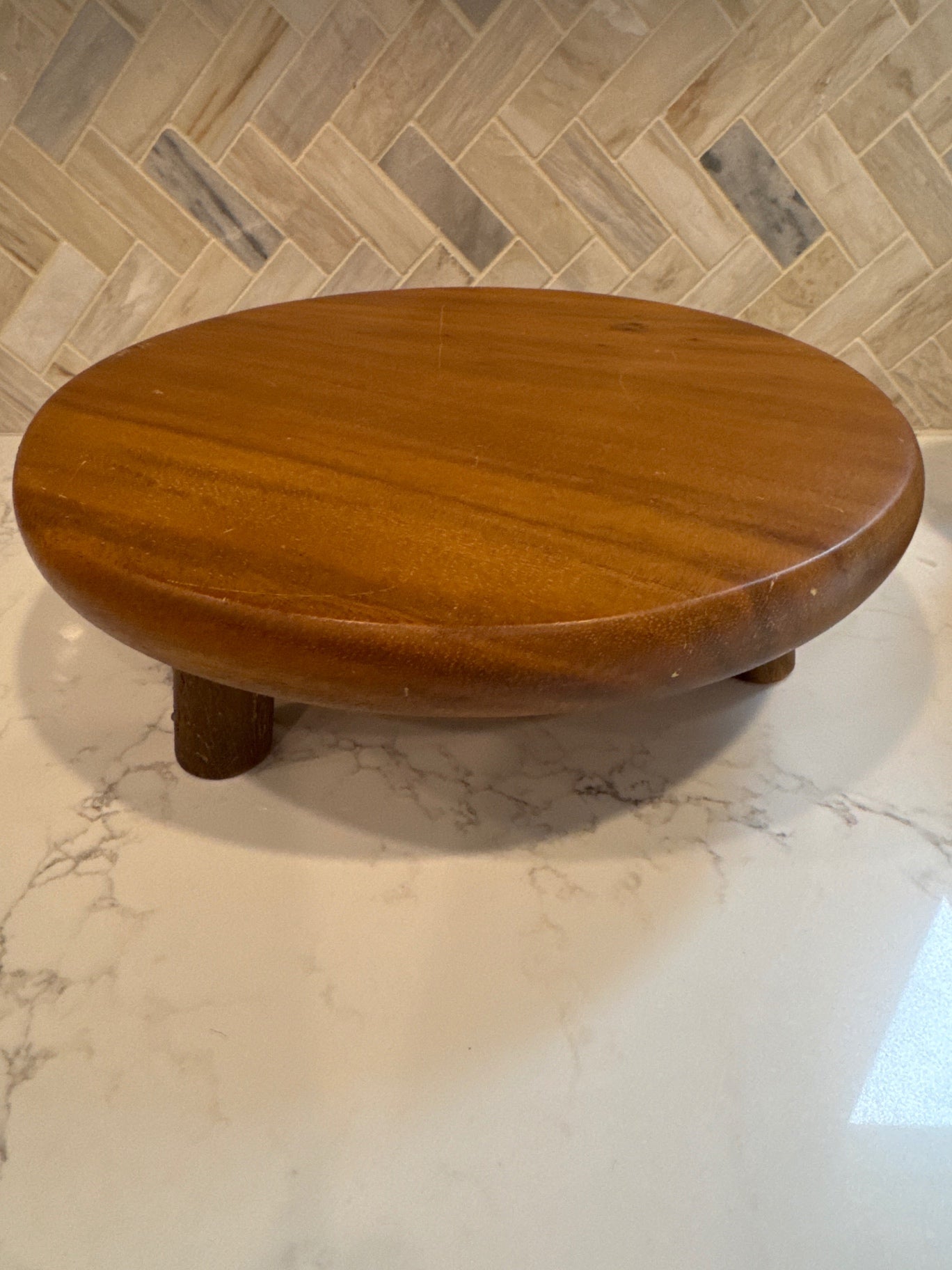 Round Wood Riser
