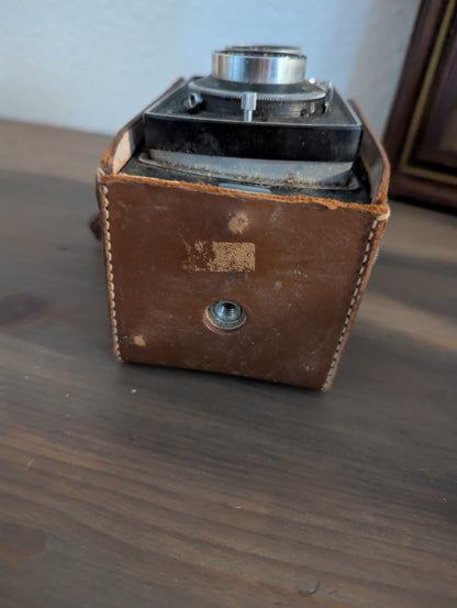 Vtg/ant. Wardflex Twin Lens Camera w/case 