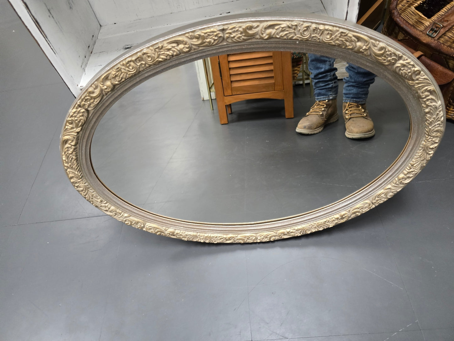 Oval mirror