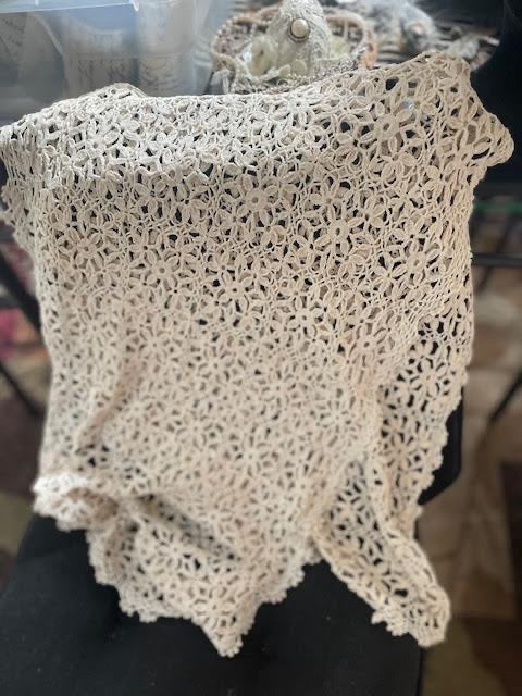 Dresser Scarf 