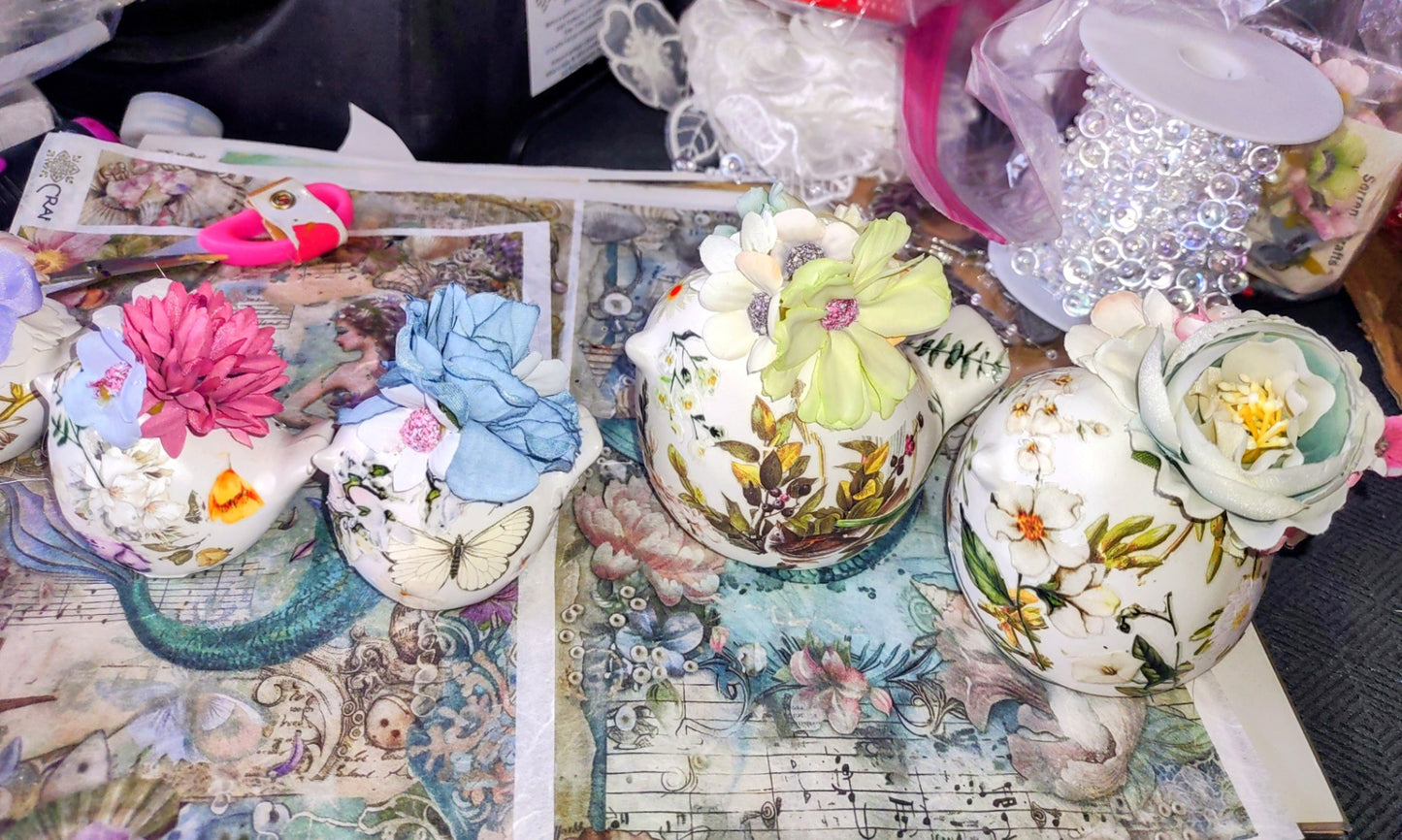 A set of  5 spring birds flowers white 
