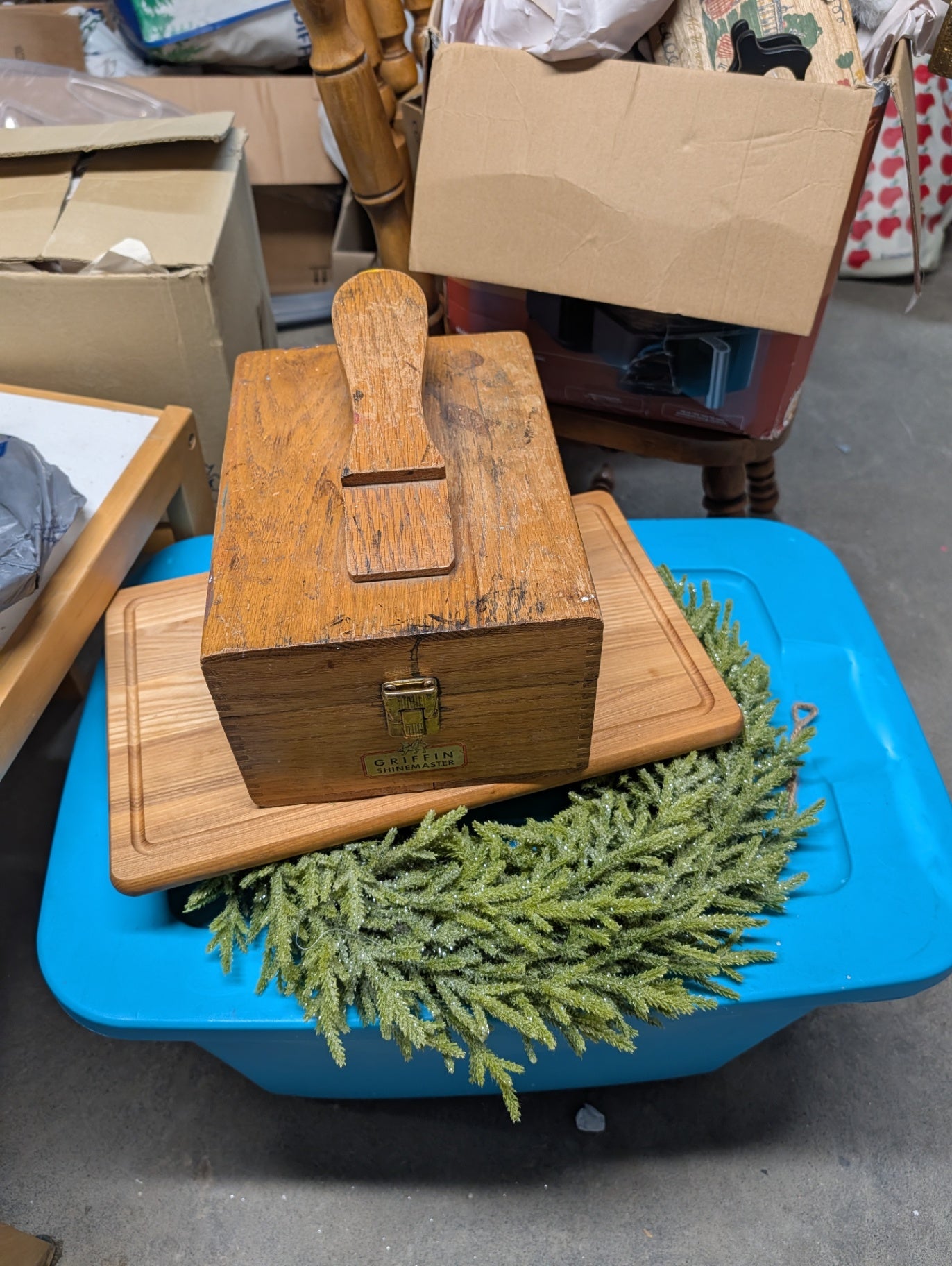 Vintage Griffin Shinemaster Shoe Shine Box (some paint splatters)