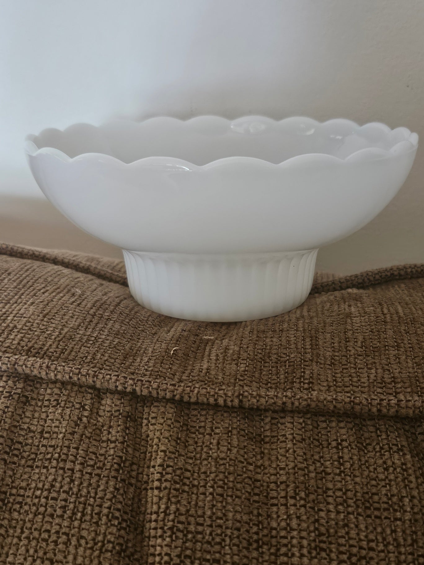 Vint E O Brody milk glass bowl w/scallop edge