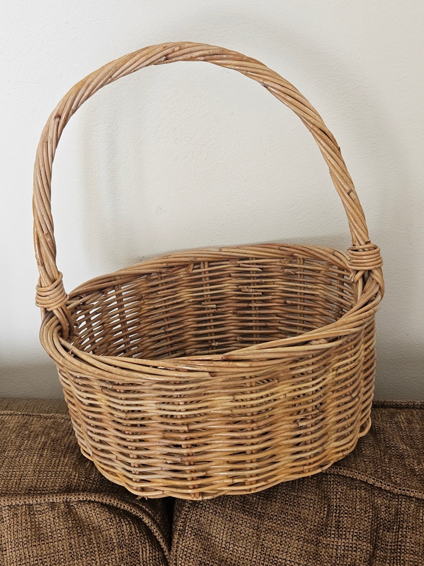 Woven wicker basket