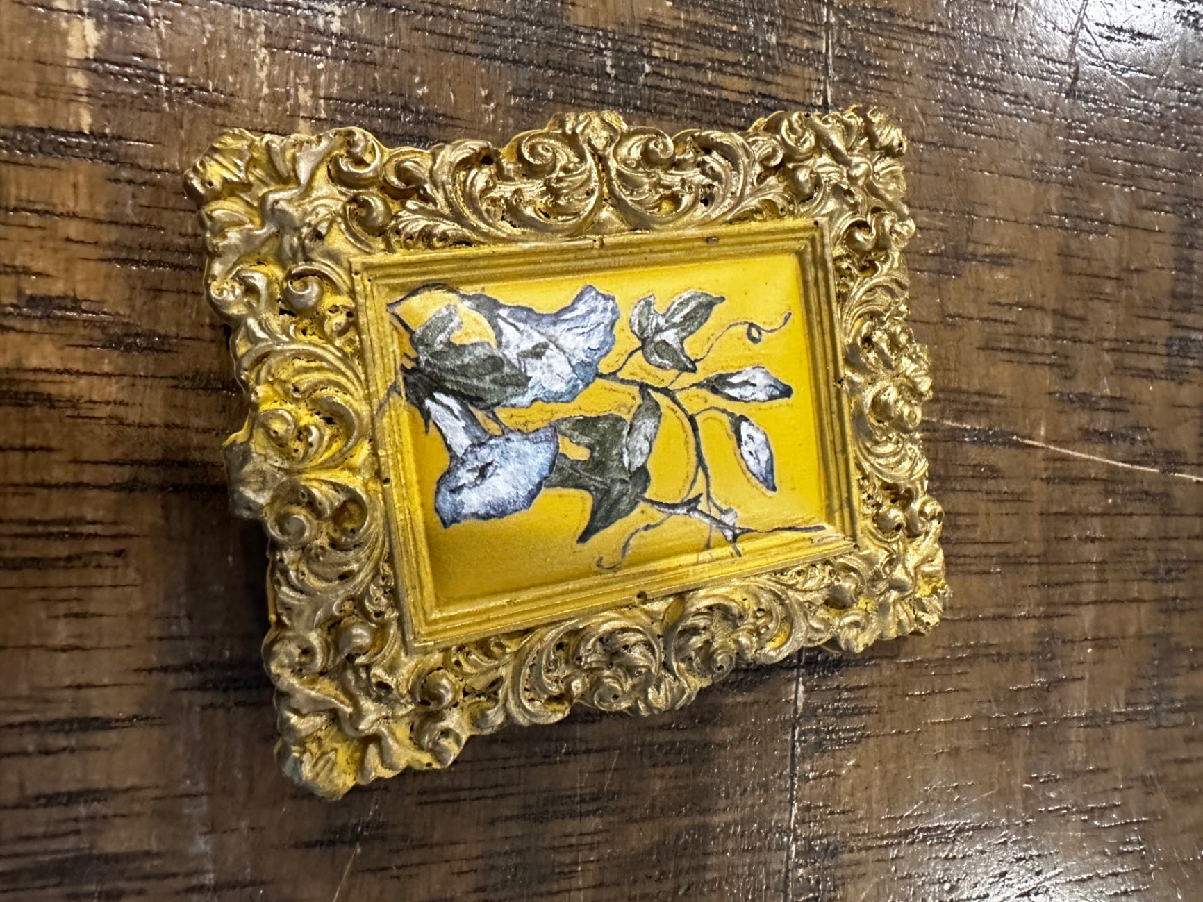 Square yellow magnet