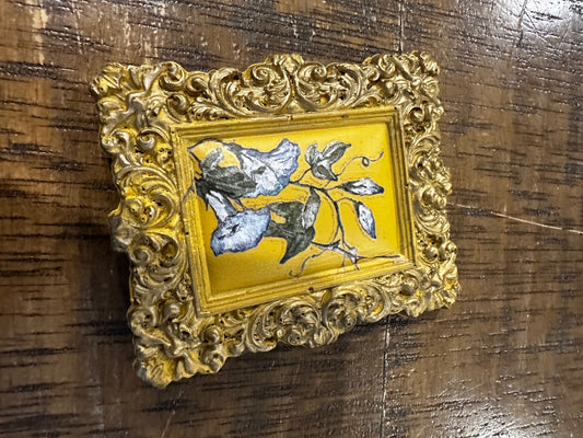 Square yellow magnet