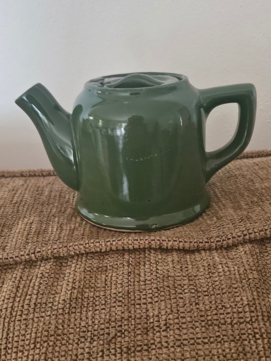 Vintage teapot dark green indiv sz Japan