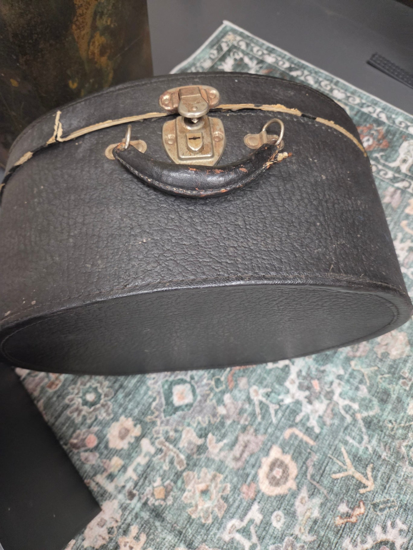 Hat box
