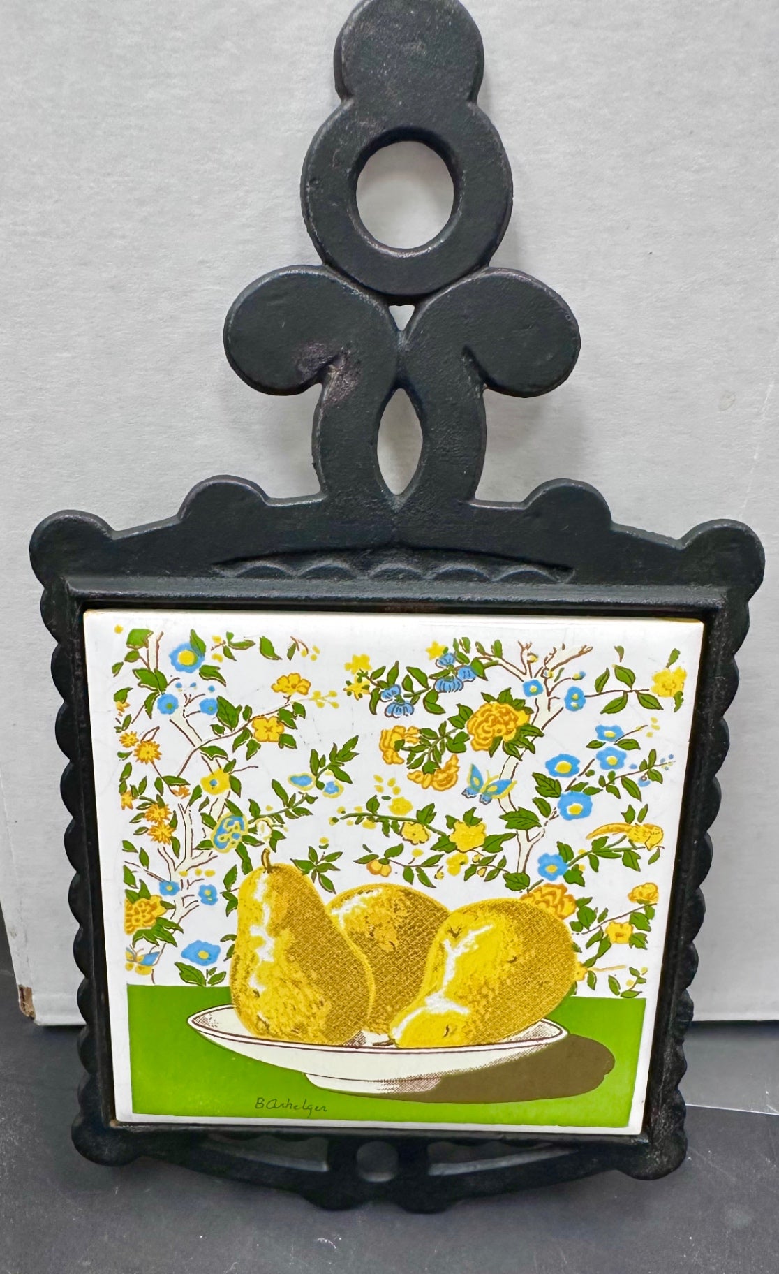 Pear tile trivet 
