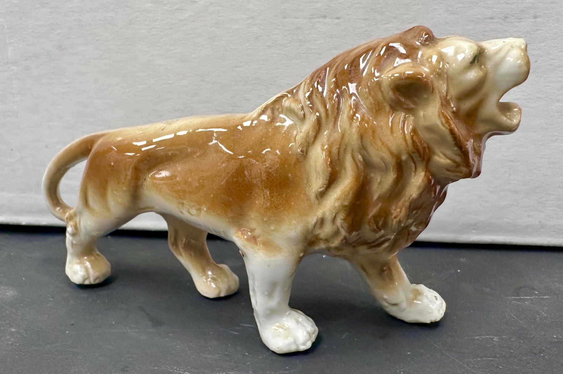 Small ceramic lion
