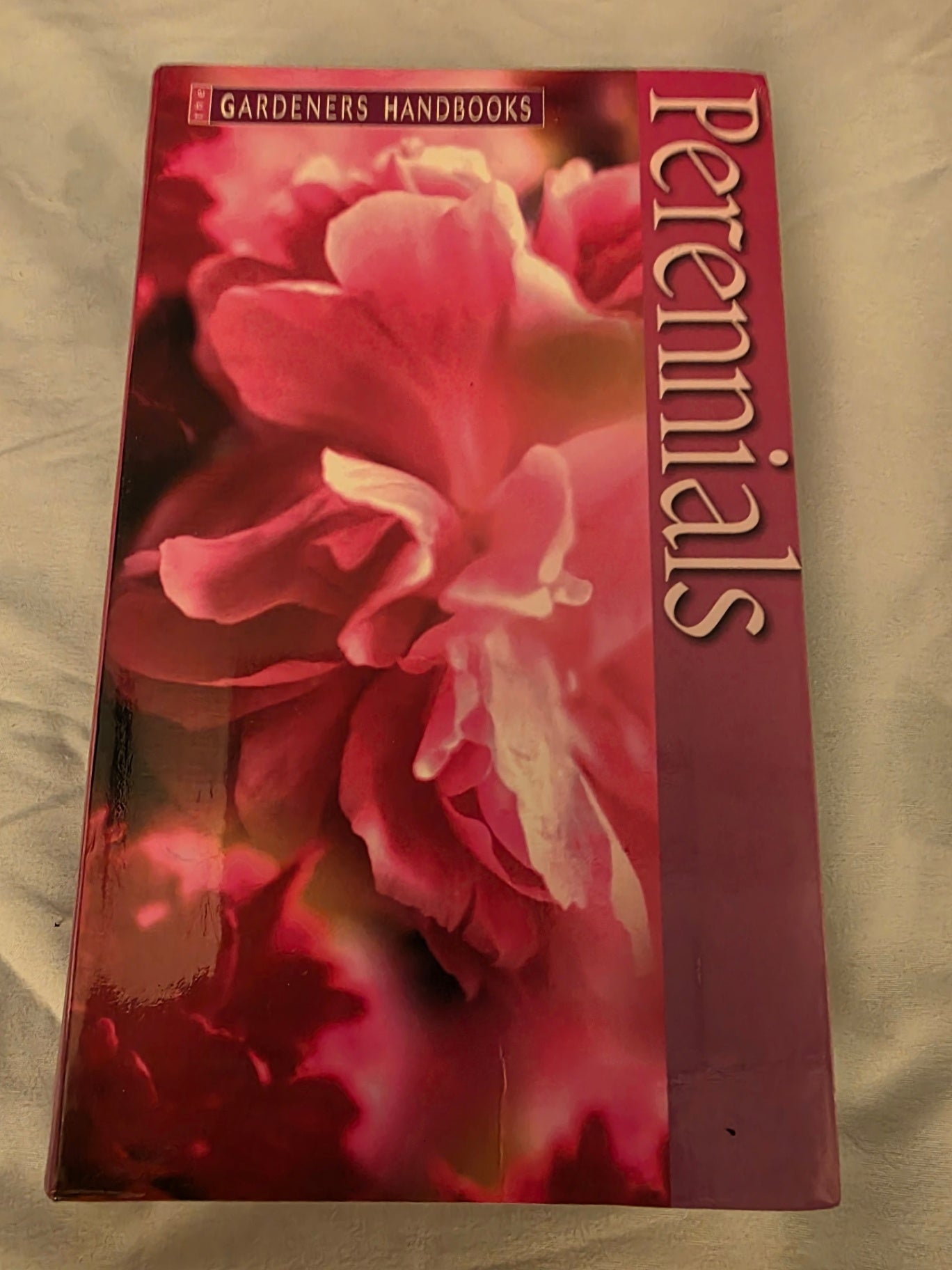 GARDENER'S HANDBOOKS, PERENNIALS.