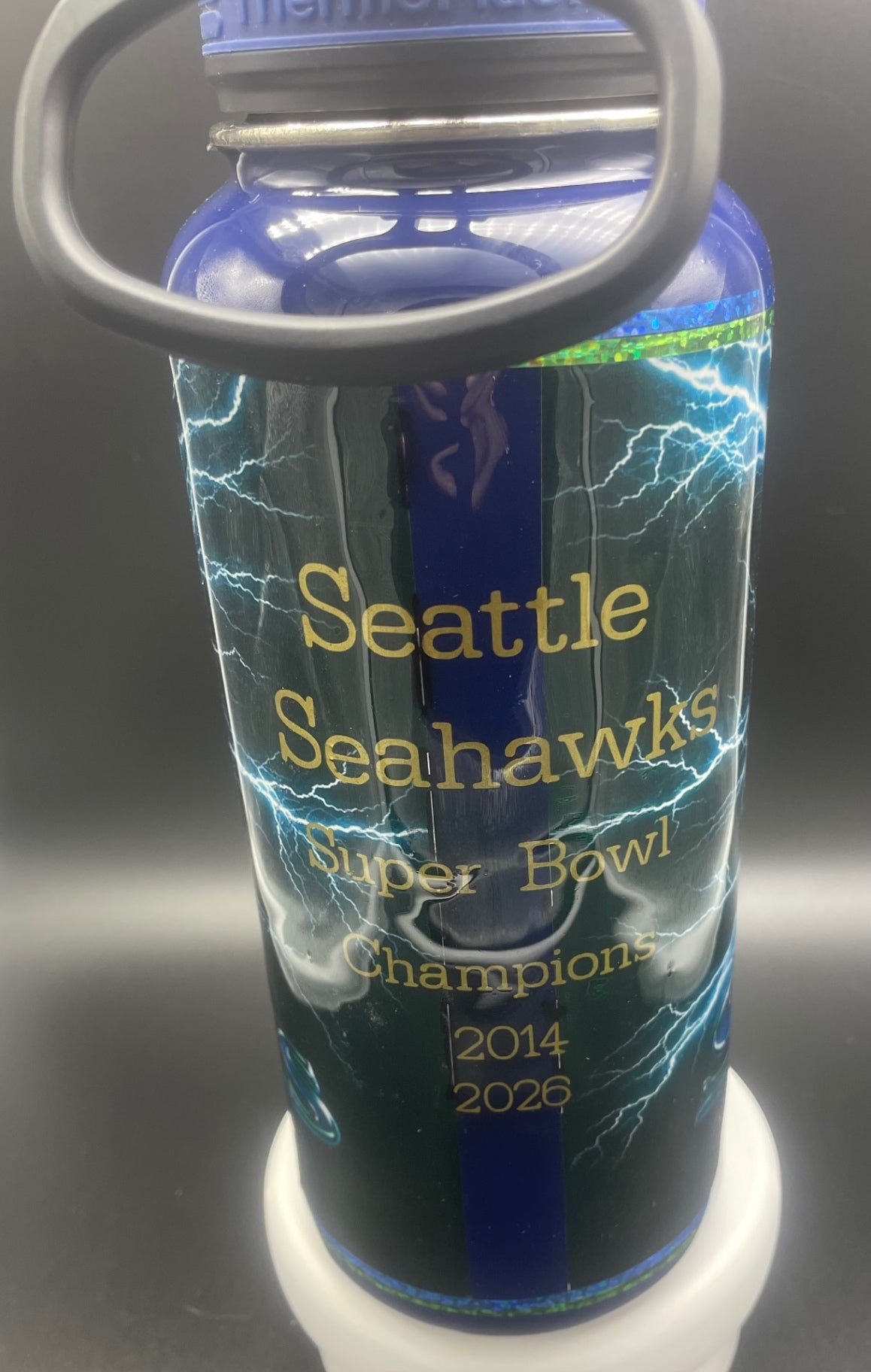 32oz Sea Hawks water bottle 