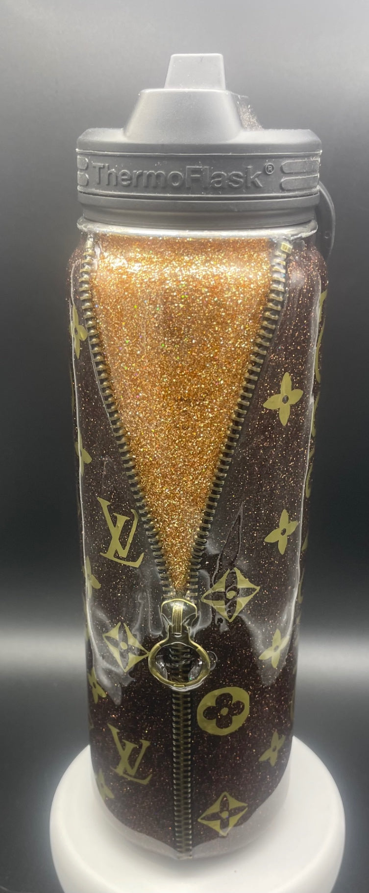 24oz Louise Vuitton 