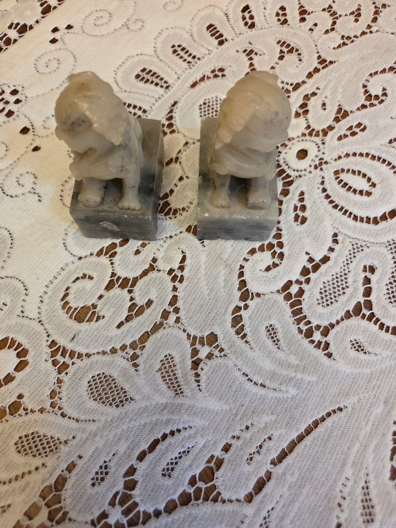 2 foo dogs china