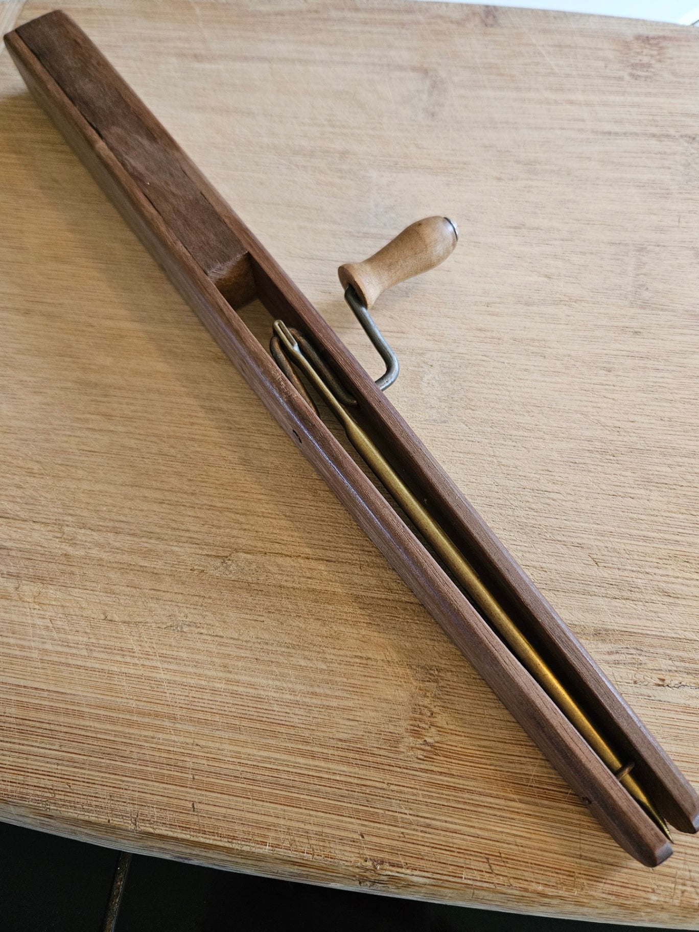 Vintage c. 1930 hand crank hook rug punch needle