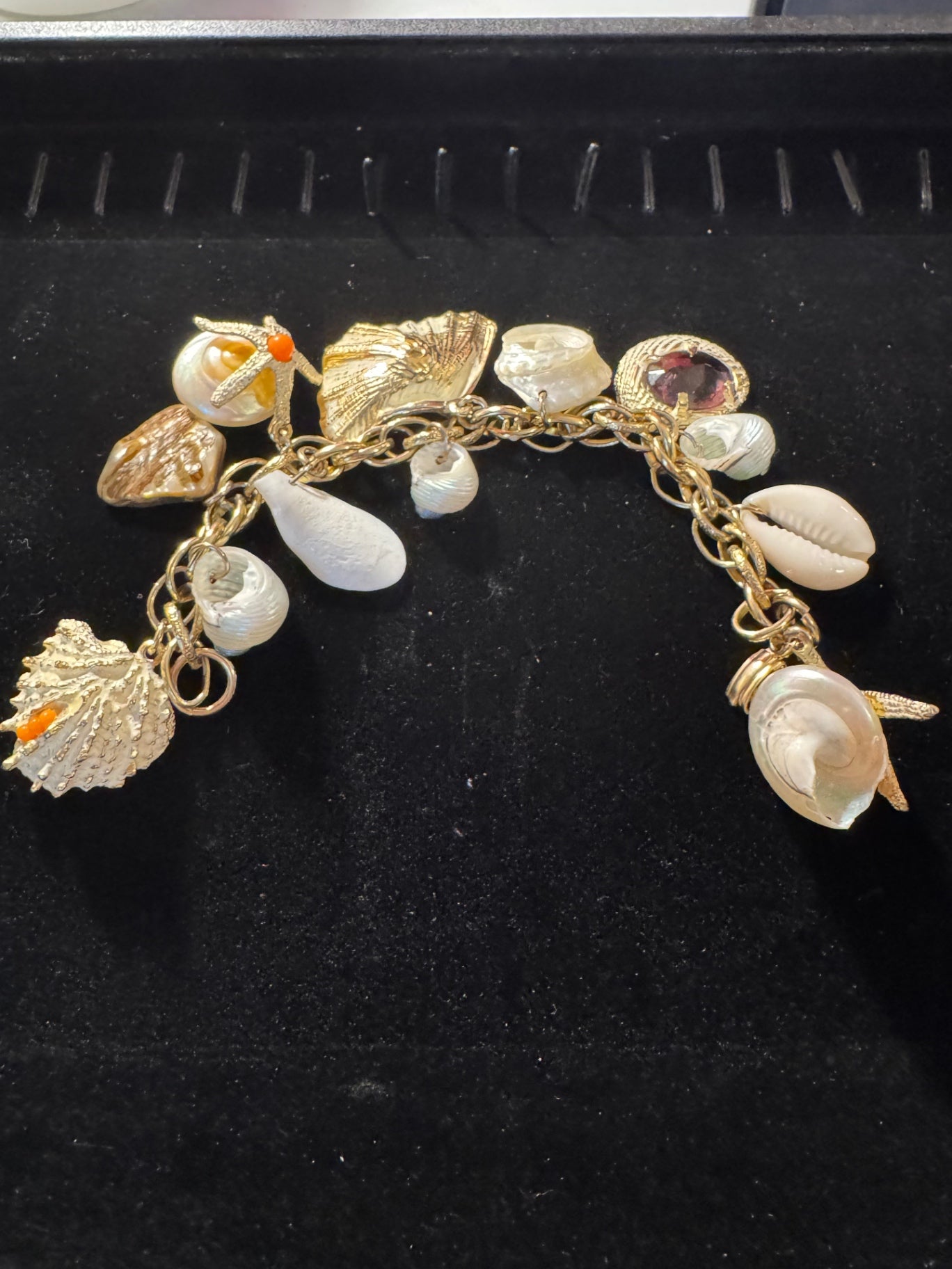 Shell bracelet 