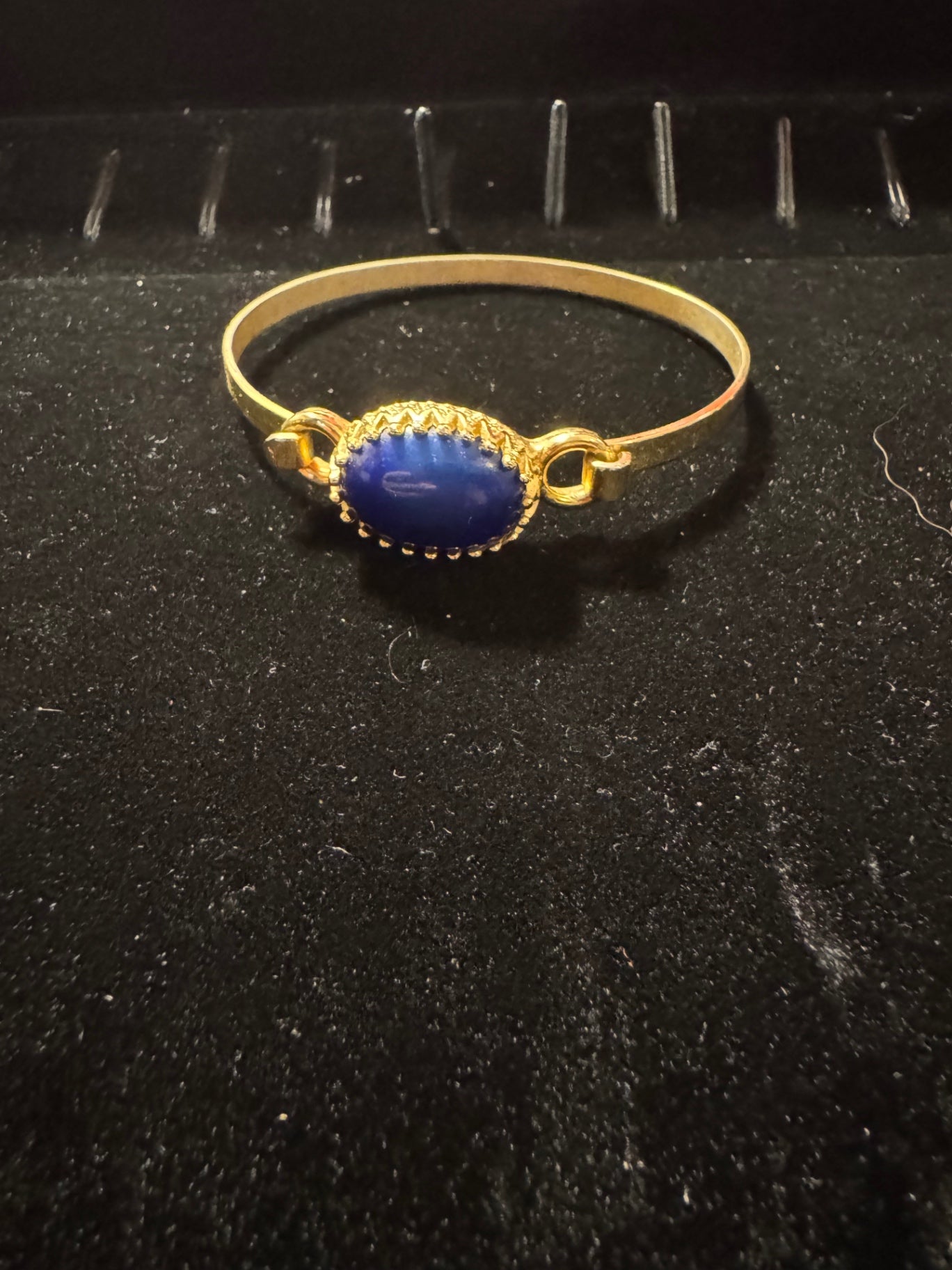 Gold tone Bracelet with Blue accent