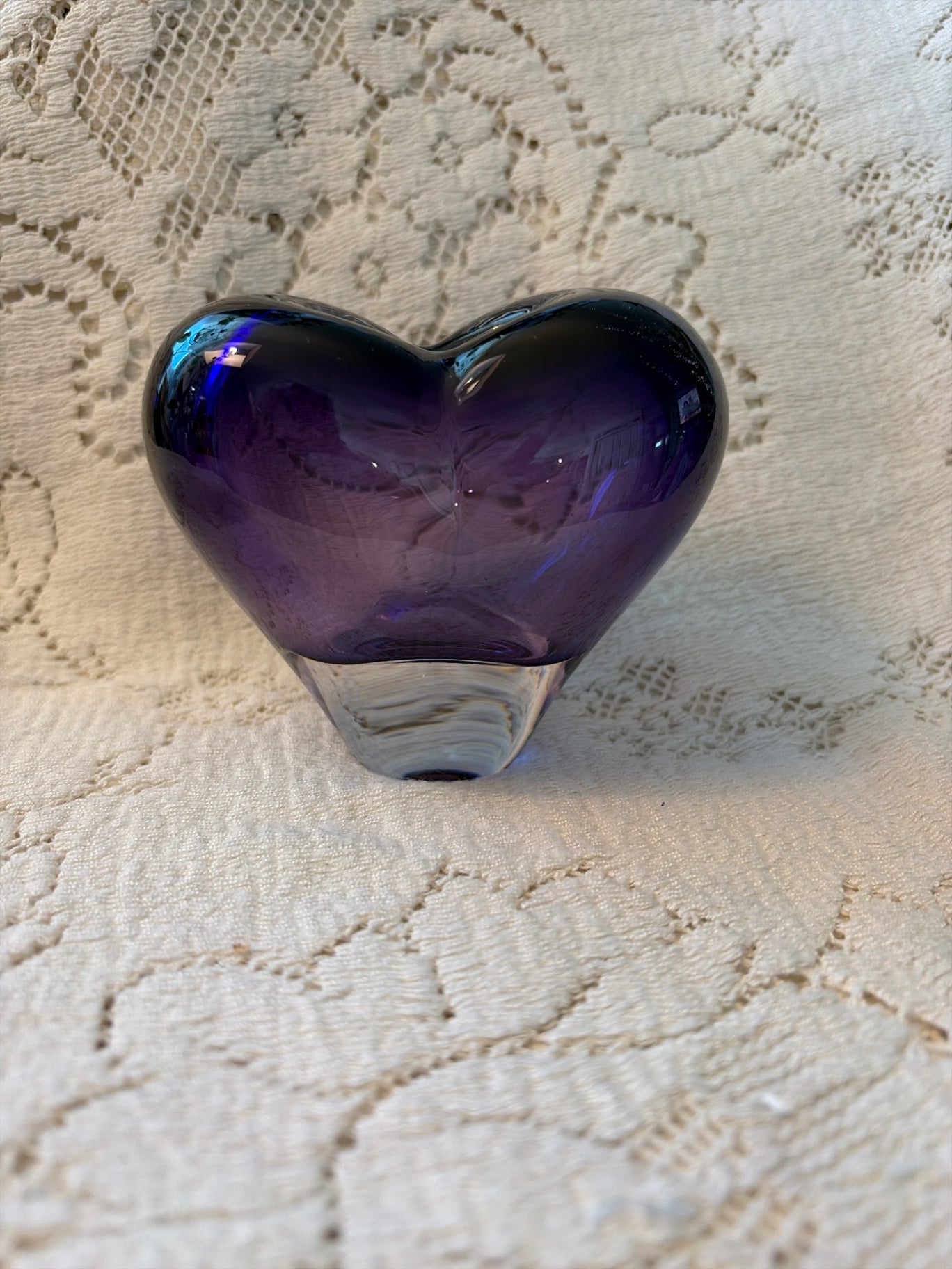 3 1/2” Amethyst Purple Heart vase/paperweight