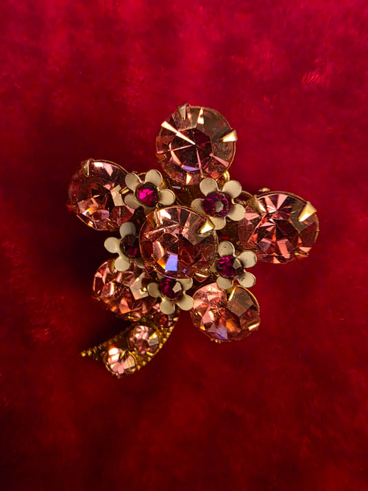 FLOWER PIN... VINTAGE.