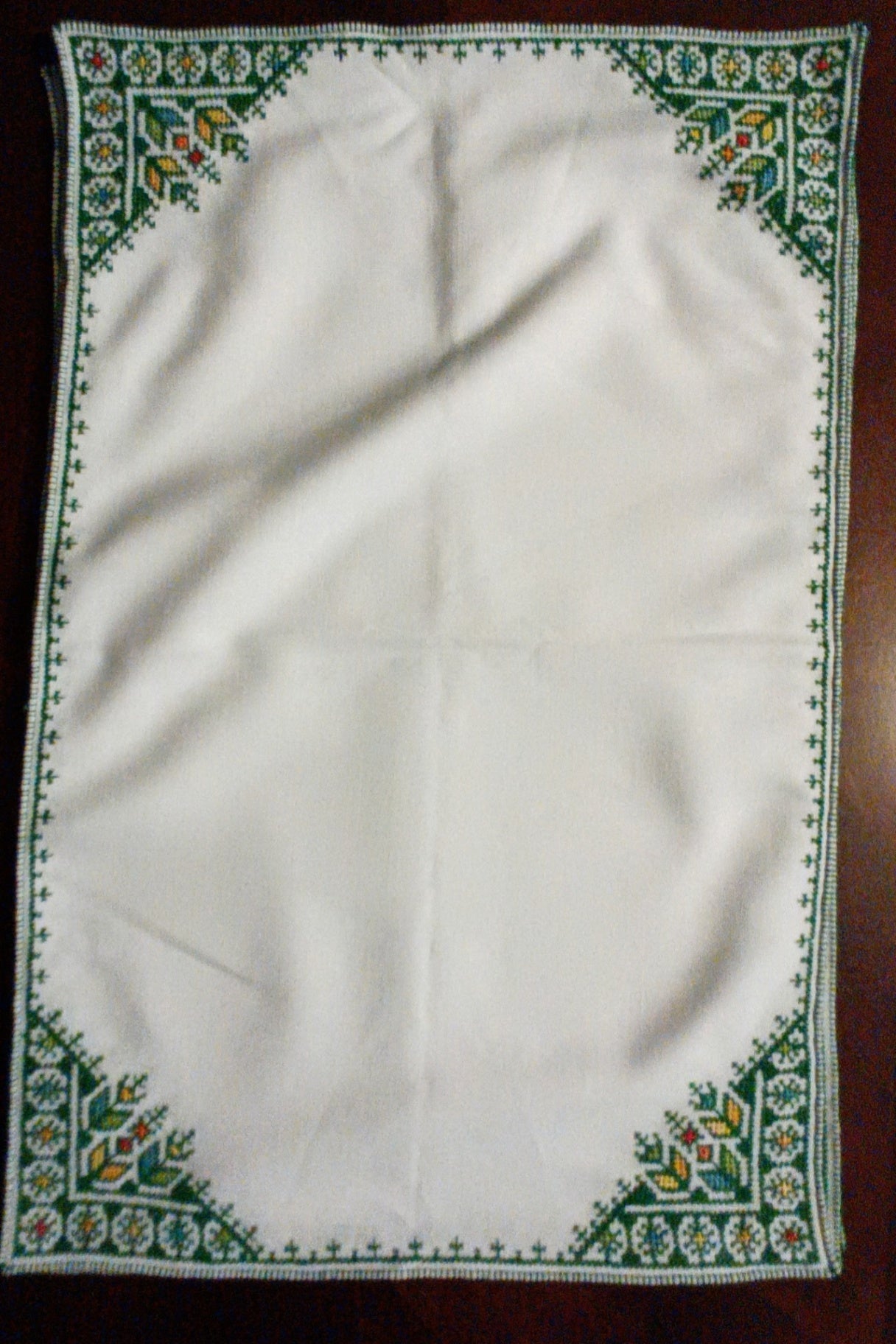 Embroidery Trimmed  21" ×14" Placemat/Table Scarf