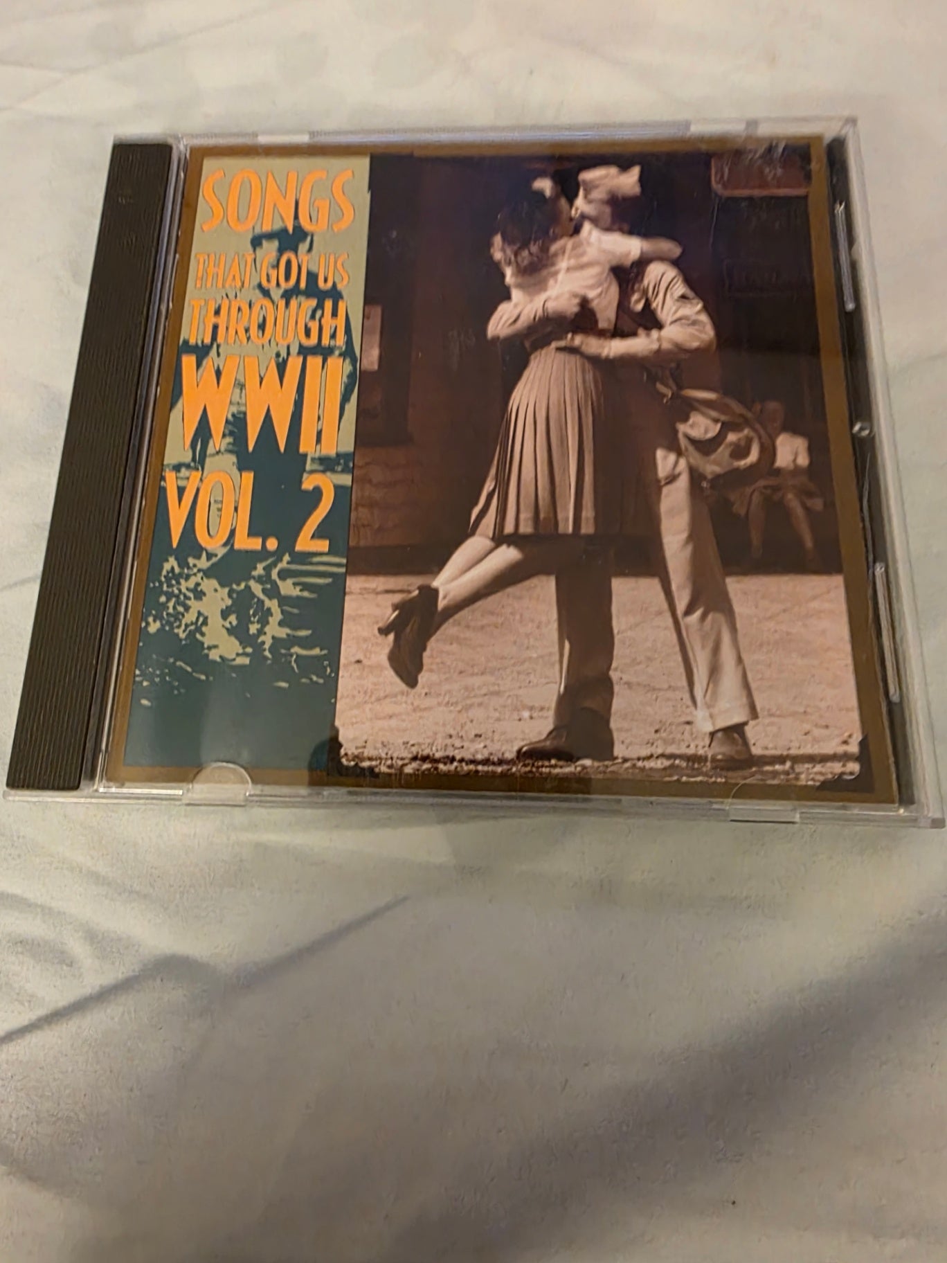 SONGS THAT GOT US THROUGH WORLD WAR II. VOLUME 2.