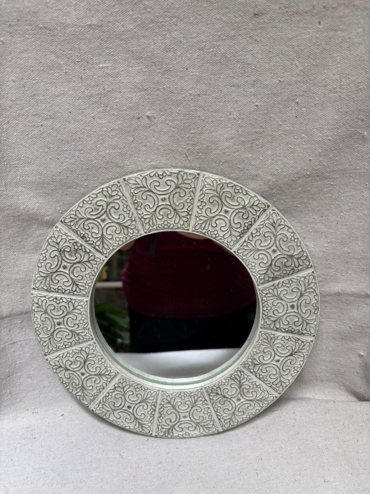 Small round mirror 