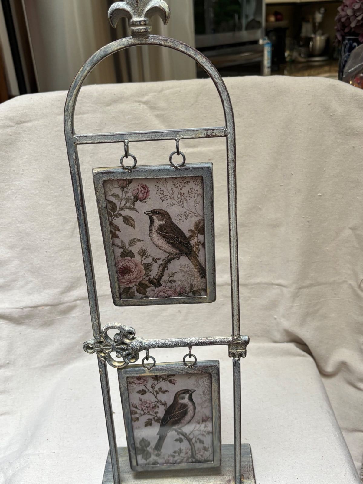 Birds in Vertical hanging framr