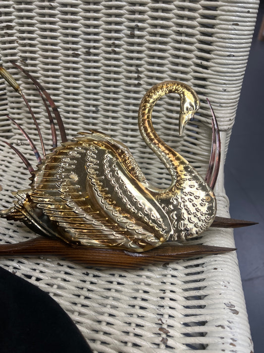 Metal swan