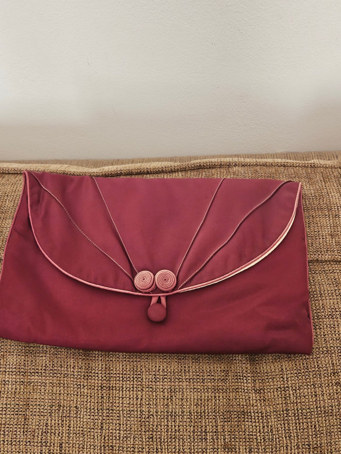 Vint  satin storage envelope