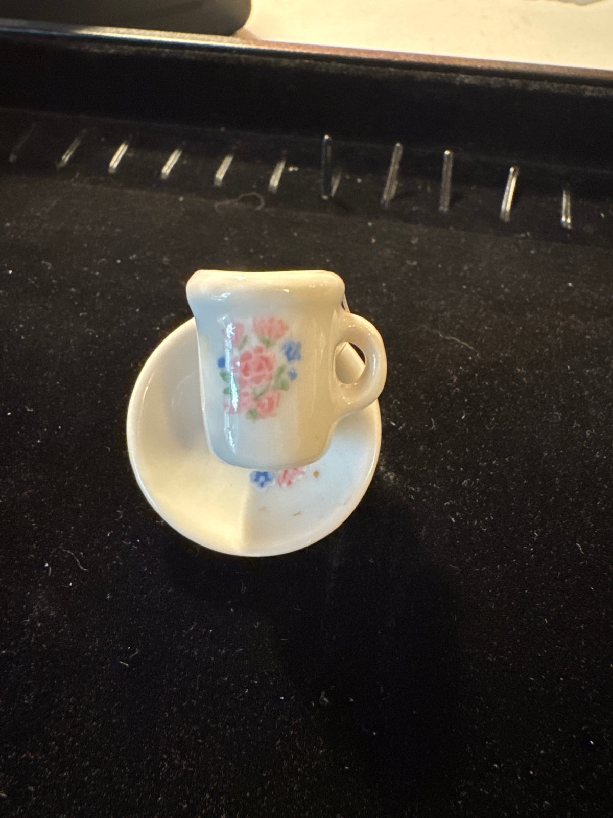 Cup & Saucer Pin