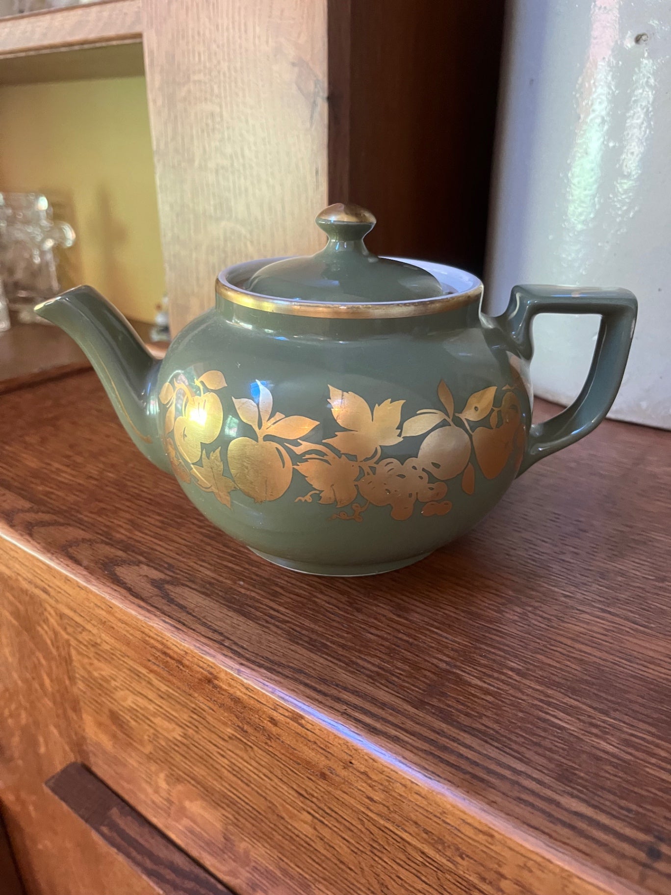Vintage Hall Teapot