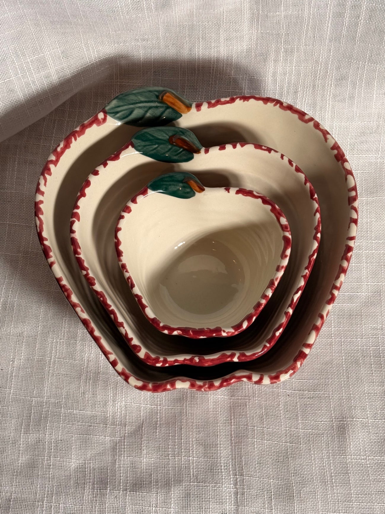 Set of 3 Ceramic Apple Shaped Nesting Bowls | Red Spongeware Country Kitchen Decor