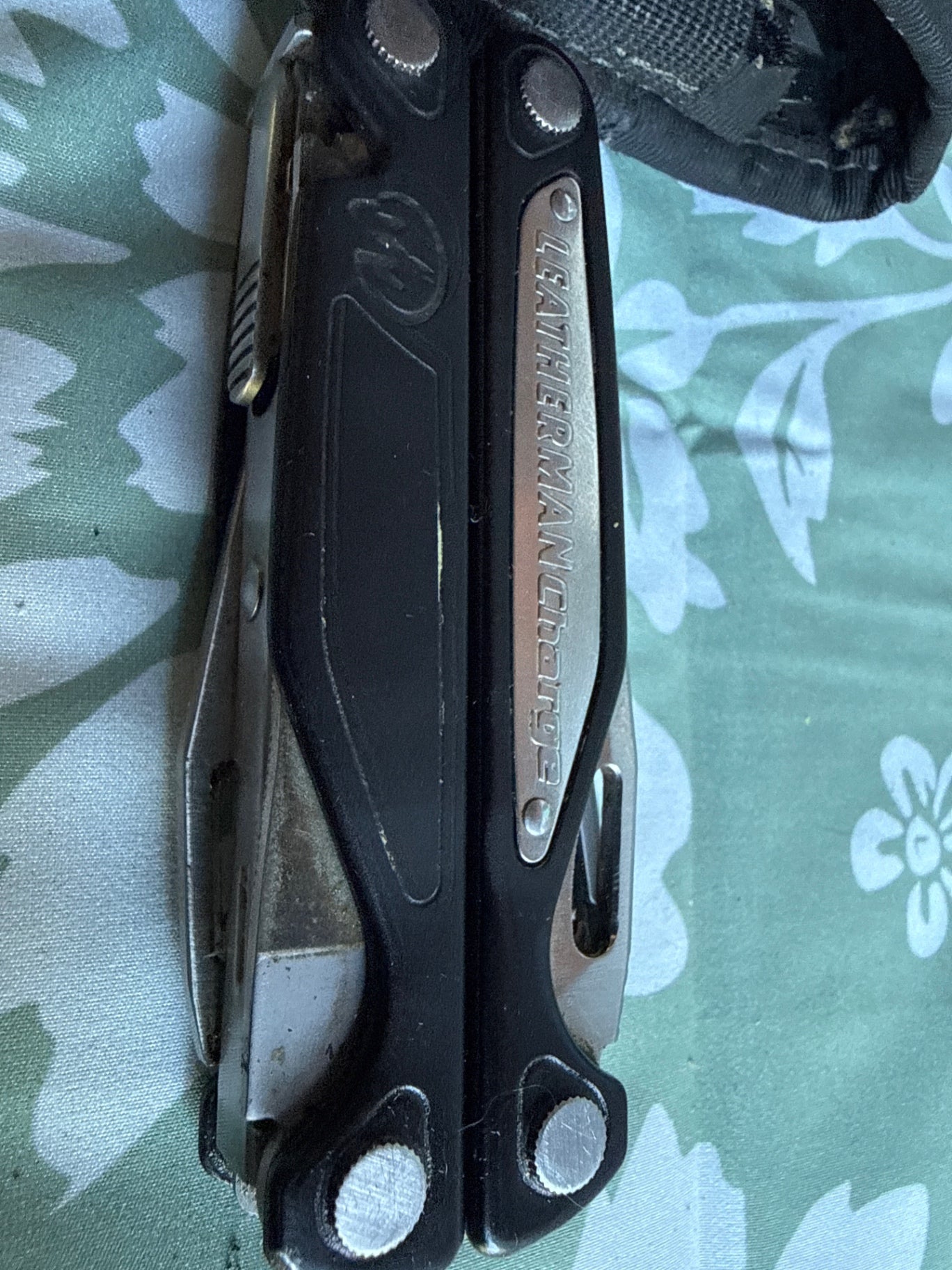 Leatherman Charge Multi-Tool (Black) with Nylon Sheath & Partial Bit Kit