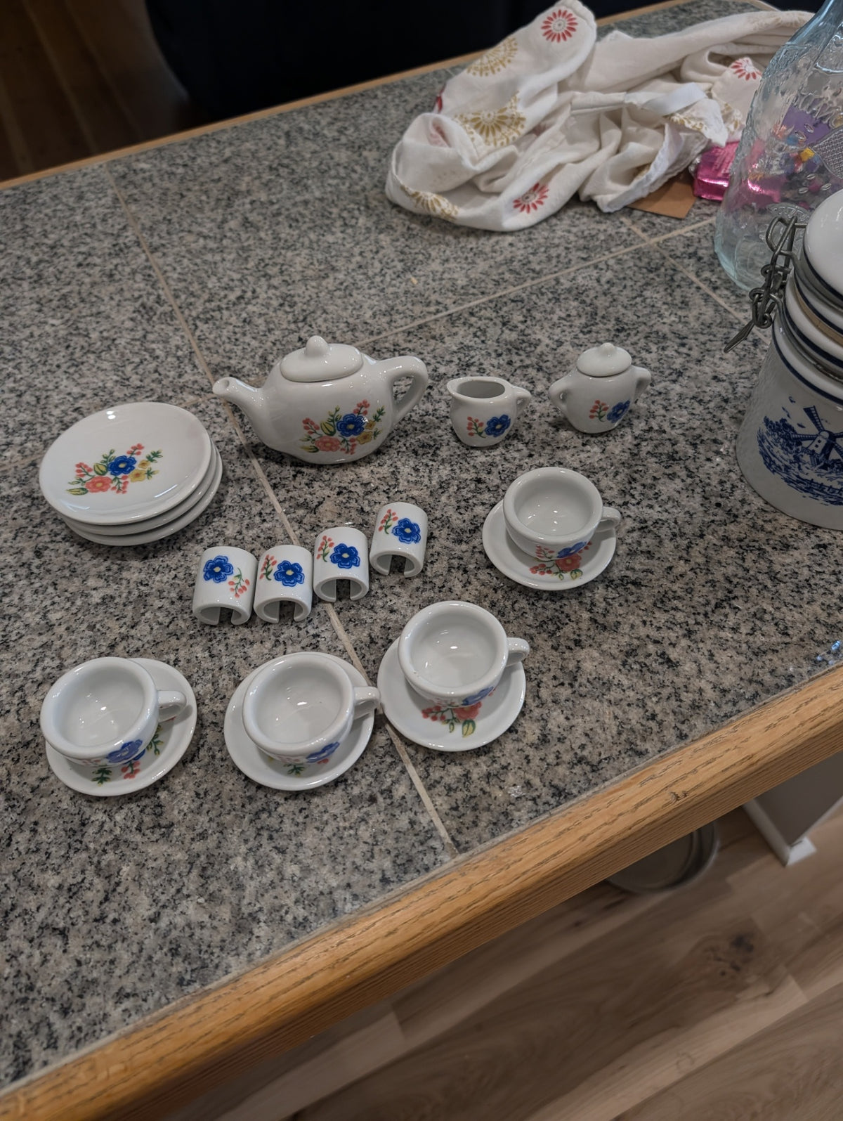 Vintage Strombecker Toy Tea Set (missing one plate)
