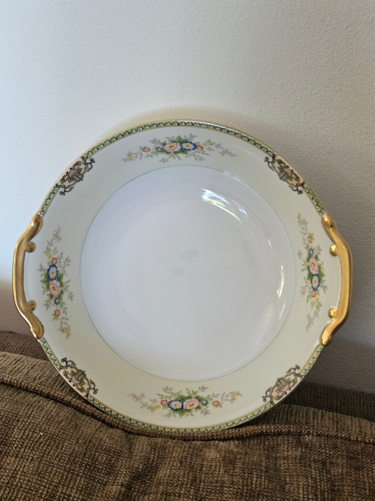 Vint Meito china serv bowl Japan 10 in D