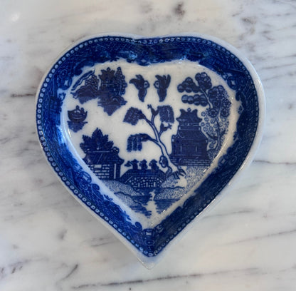 Blue Willow heart-shaped trinket dish