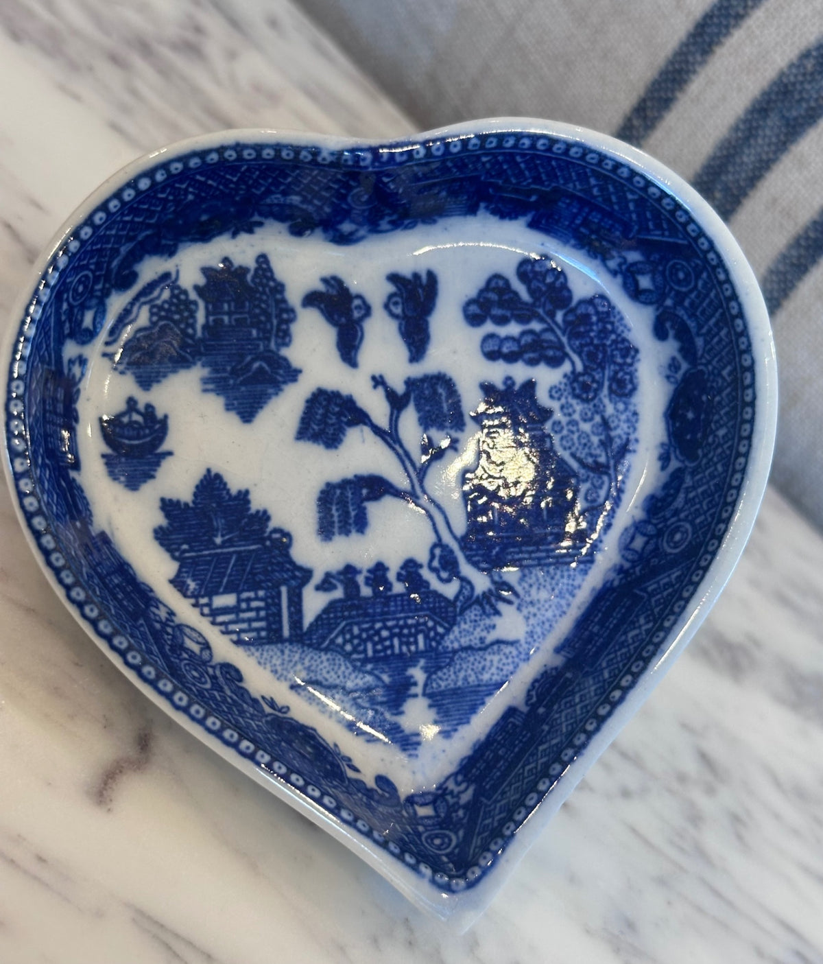 Blue Willow heart-shaped trinket dish