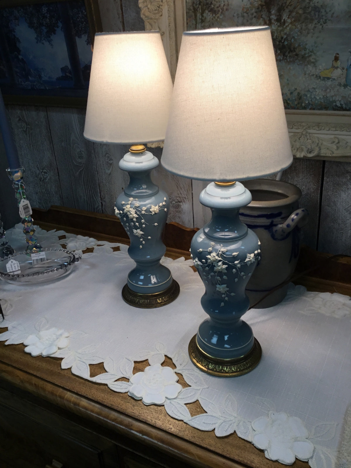 Pr. Vintage blue and raised white floral tablelamps