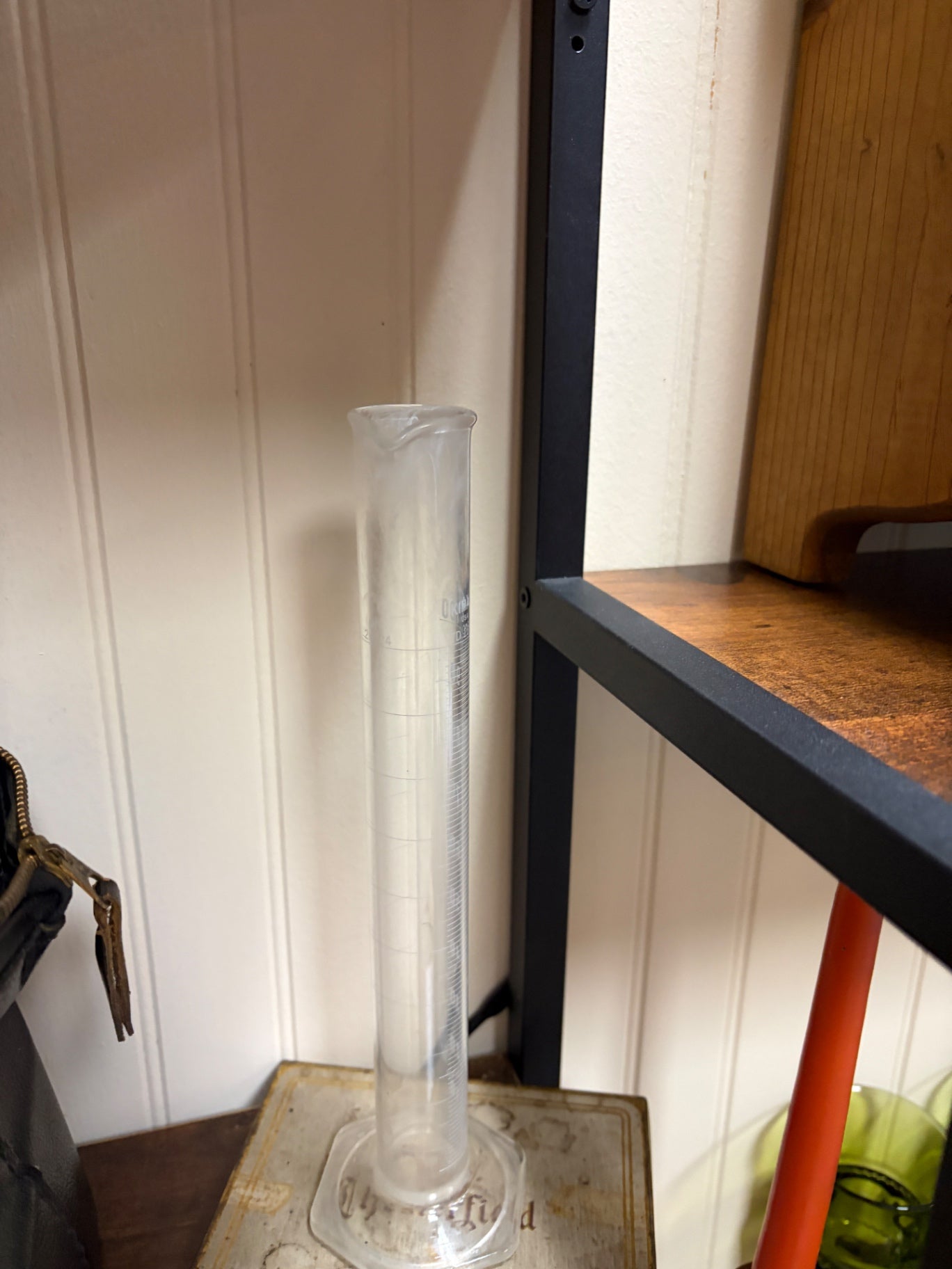 Vtg graduated Cylinder 